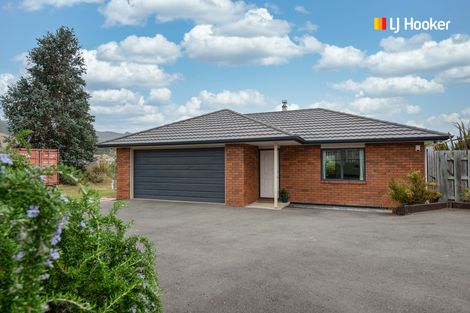 Photo of property in 30 Titri Road, Waihola, Outram, 9073