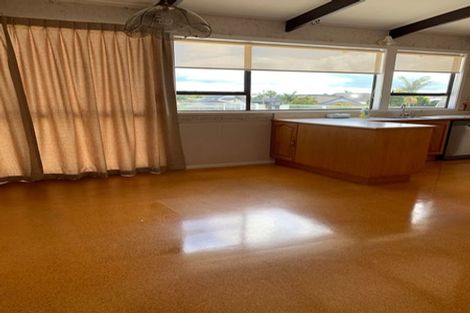 Photo of property in 17 Waller Avenue, Bucklands Beach, Auckland, 2012