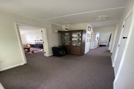 Photo of property in 18 Railway Street, Eltham, 4322