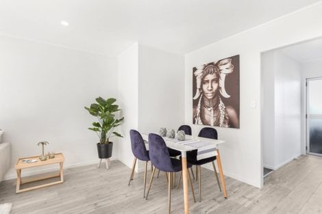 Photo of property in 2/12 Mona Vale, West Harbour, Auckland, 0618