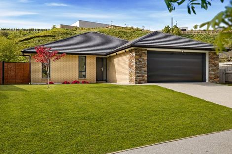 Photo of property in 33 Woodstock Road, Lower Shotover, Queenstown, 9304