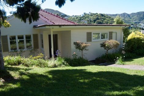 Photo of property in 18 Trelissick Crescent, Ngaio, Wellington, 6035