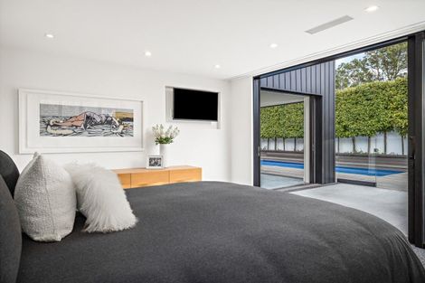 Photo of property in 7 Wrybill Way, Point Wells, 0986