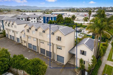 Photo of property in 2/49 Henderson Valley, Henderson, Auckland, 0612