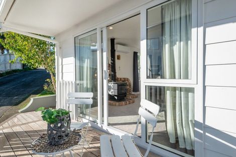 Photo of property in 8 Silver Birch Rise, Henderson, Auckland, 0612