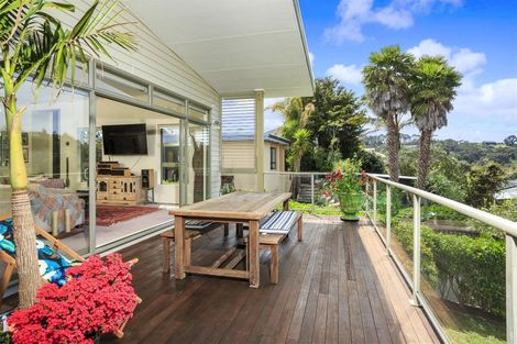 Photo of property in 22 Stillwater Crescent, Stillwater, Silverdale, 0993