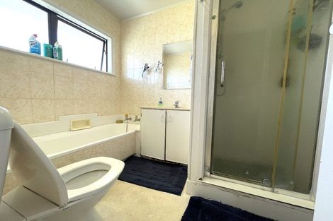 Photo of property in 13 Benygloe Place, Highland Park, Auckland, 2010
