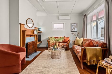 Photo of property in 43 Lyn Street, Lynmouth, New Plymouth, 4310