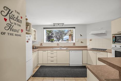 Photo of property in 14 Clifford Place, Amberley, 7410