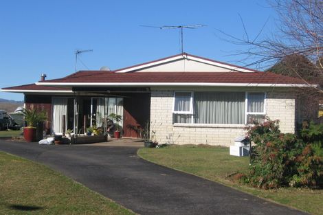 Photo of property in 15 Polandson Place, Opaheke, Papakura, 2113