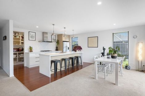 Photo of property in 8 Irvines Track, Halswell, Christchurch, 8025