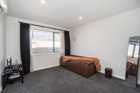 Photo of property in 5 Mediterranean Grove, Fitzherbert, Palmerston North, 4410