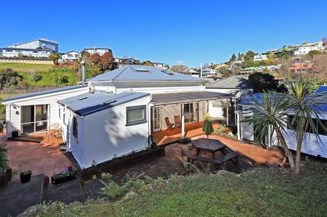Photo of property in 10 Coote Road, Bluff Hill, Napier, 4110