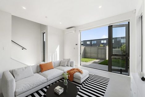 Photo of property in 4 Wintergarden Avenue, Rosehill, 2113