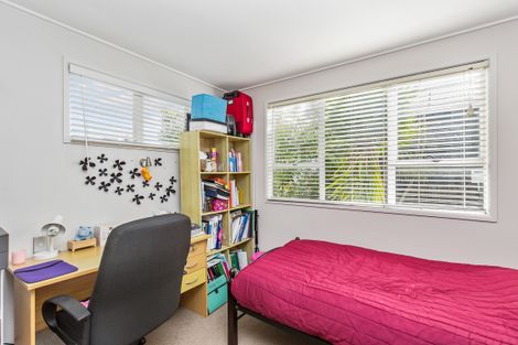 Photo of property in 1/612 Beach Road, Browns Bay, Auckland, 0630
