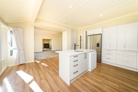 Photo of property in 18 Skerman Street, Marton, 4710