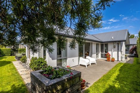 Photo of property in 5 Millpond Place, Parklands, Christchurch, 8083