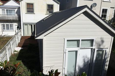 Photo of property in 120 Brougham Street, Mount Victoria, Wellington, 6011