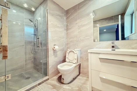 Photo of property in 13 Western Court, Sunnyvale, Auckland, 0612