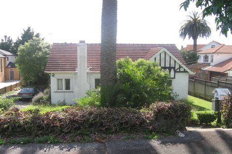 Photo of property in 5 Wheturangi Road, Greenlane, Auckland, 1051