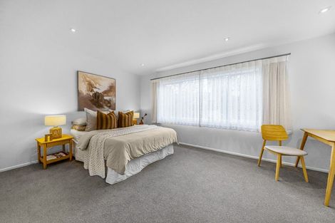 Photo of property in 16 Prestige Place, Castor Bay, Auckland, 0620