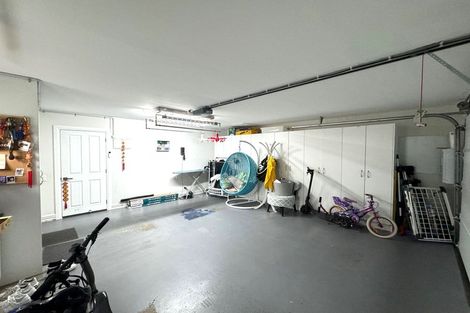 Photo of property in 2 Leneford Drive, East Tamaki, Auckland, 2013