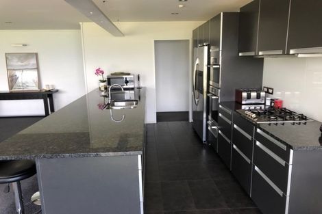 Photo of property in 11 Sovereign Point, Kaiwharawhara, Wellington, 6035