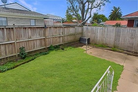 Photo of property in 2/90 Pakuranga Road, Pakuranga, Auckland, 2010