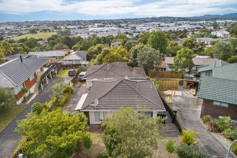 Photo of property in 1/5 Eyre Street, Henderson, Auckland, 0612