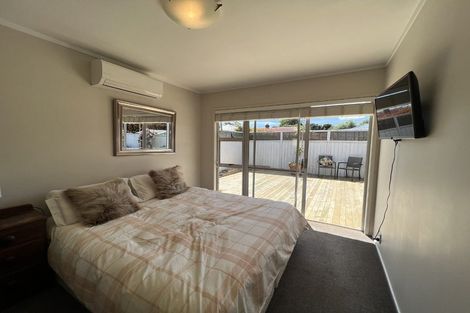 Photo of property in 2/81 Gribblehirst Road, Sandringham, Auckland, 1025