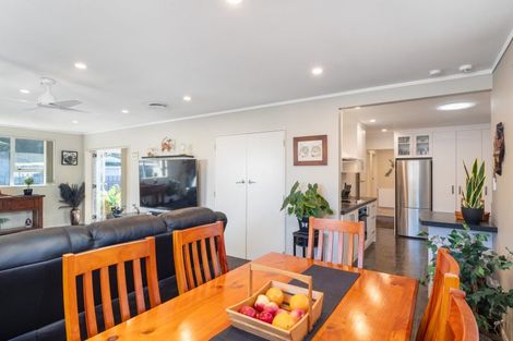 Photo of property in 5a Fremont Grove, Totara Park, Upper Hutt, 5018