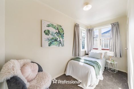 Photo of property in 215 Knights Road, Hutt Central, Lower Hutt, 5011