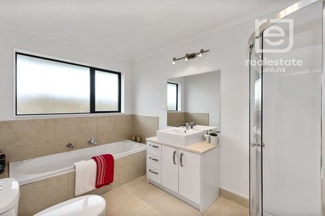 Photo of property in 8 Northbrook Glen, Flagstaff, Hamilton, 3210