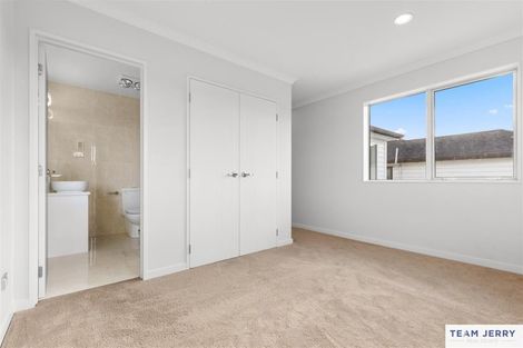 Photo of property in 3 Knockanara Drive, Flat Bush, Auckland, 2019