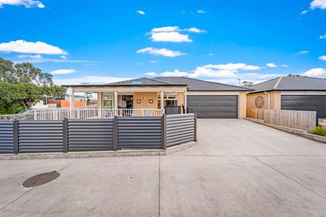 Photo of property in 1 Waitaha Close, Orewa, 0931