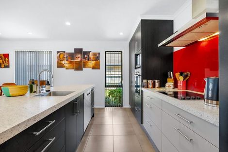 Photo of property in 20 Kowi Lakes Drive, One Tree Point, 0118