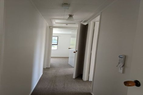 Photo of property in 60 Lavelle Road, Henderson, Auckland, 0612