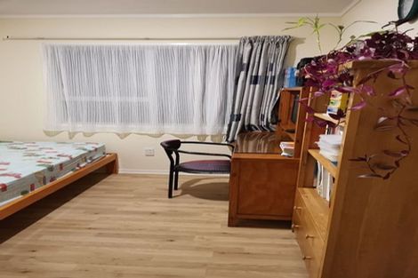 Photo of property in 15 Vanbrugh Place, Bucklands Beach, Auckland, 2014