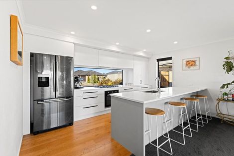 Photo of property in 33 Te Hurunui Drive, Pegasus, 7612