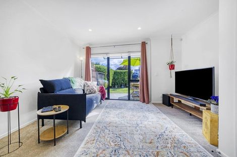 Photo of property in 37 Alliance Lane, Papakura, 2110