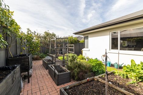 Photo of property in 19 Pania Place, Poraiti, Napier, 4112