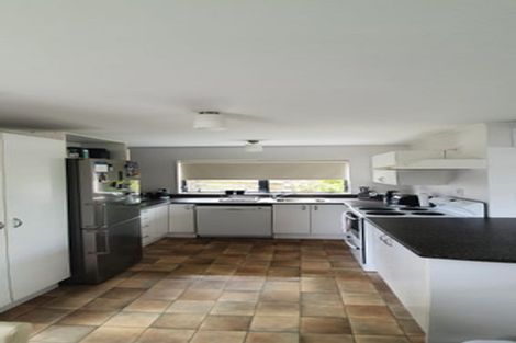 Photo of property in 2/22 Lambrown Drive, Totara Vale, Auckland, 0629