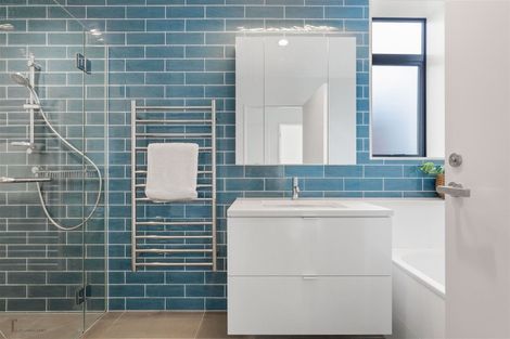 Photo of property in 6 Cochrane Road, Hobsonville, Auckland, 0616