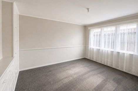 Photo of property in 26 Ray Small Drive, Papakura, 2110