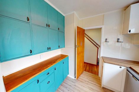 Photo of property in 11 Renfrew Place, Highbury, Palmerston North, 4412