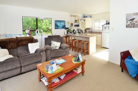 Photo of property in 17 Merehai Place, Snells Beach, 0920