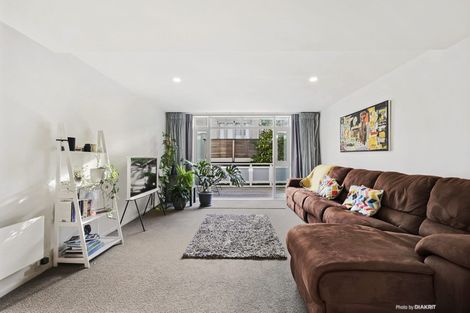 Photo of property in Victoria Villas, 42/35 Pirie Street, Mount Victoria, Wellington, 6011