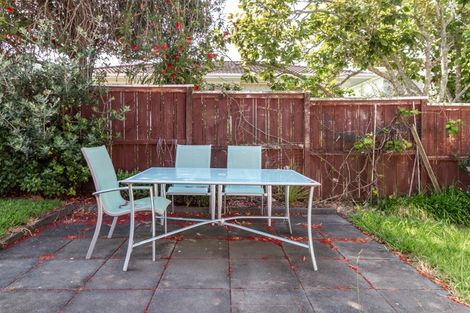 Photo of property in 2/12 Walter Street, Hauraki, Auckland, 0622
