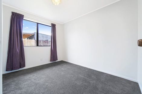 Photo of property in 2/6 Trimdon Street, Randwick Park, Auckland, 2105