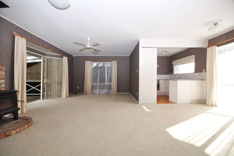 Photo of property in 81 Kemp Road, Massey, Auckland, 0614